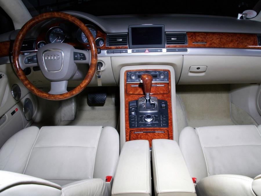 Торпедо Audi S8 by MEC Design (D3) 2010 года  (фото 3 из 9)